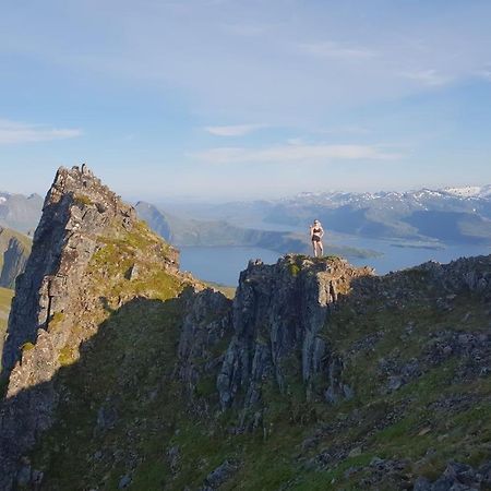 Veien Til Senja Apartamento Finnsnes Exterior foto