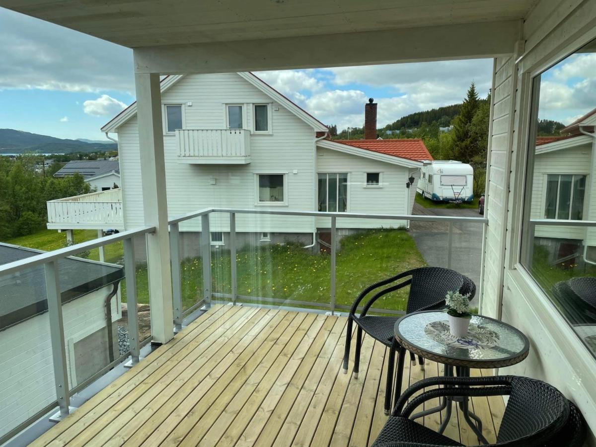 Veien Til Senja Apartamento Finnsnes Exterior foto