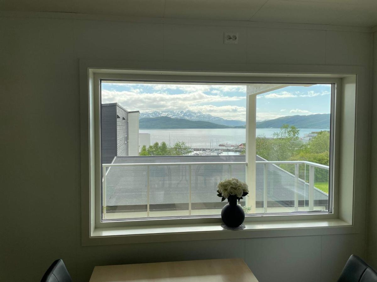 Veien Til Senja Apartamento Finnsnes Exterior foto