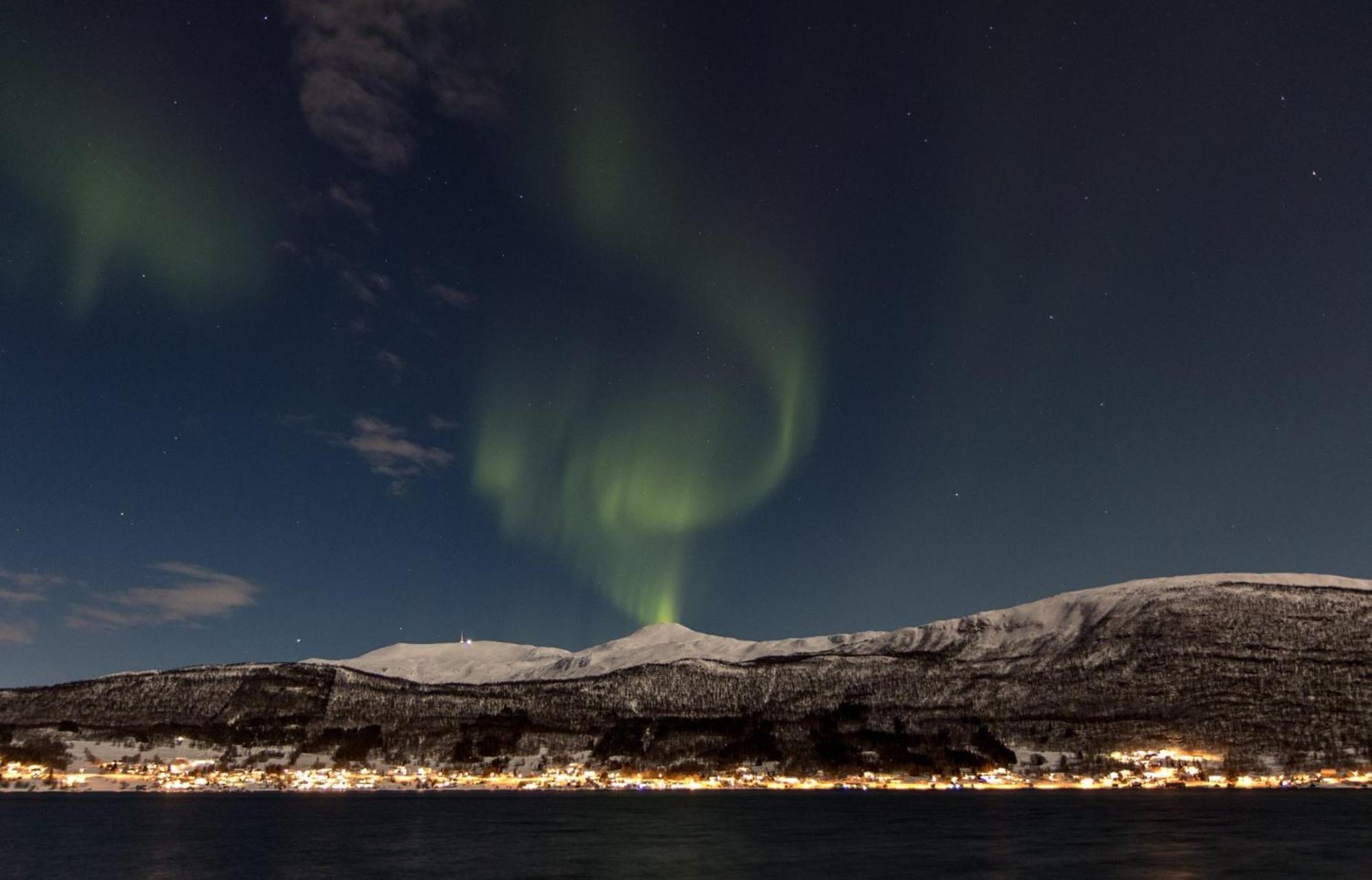 Veien Til Senja Apartamento Finnsnes Exterior foto